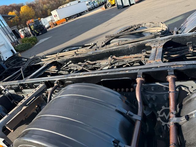 LKW-Fahrgestell MERCEDES-BENZ Actros MP 3 2532 6x2 Euro 5