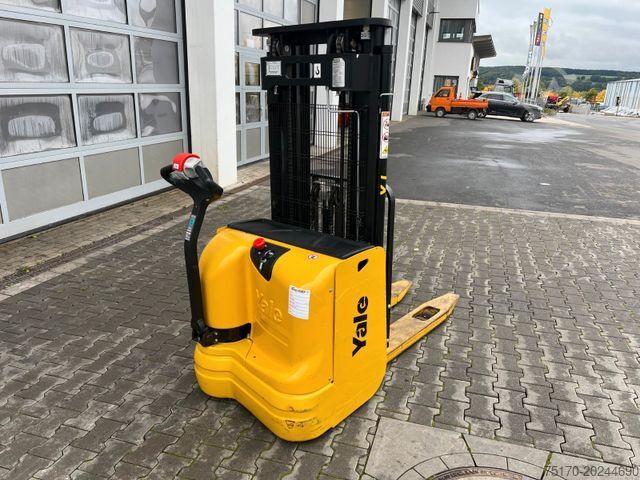 Kézi emelő YALE MS 12 AC / Triplex: 4m! / nur 229h! / 2014