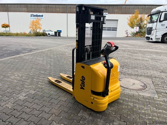 Kézi emelő YALE MS 12 AC / Triplex: 4m! / nur 229h! / 2014