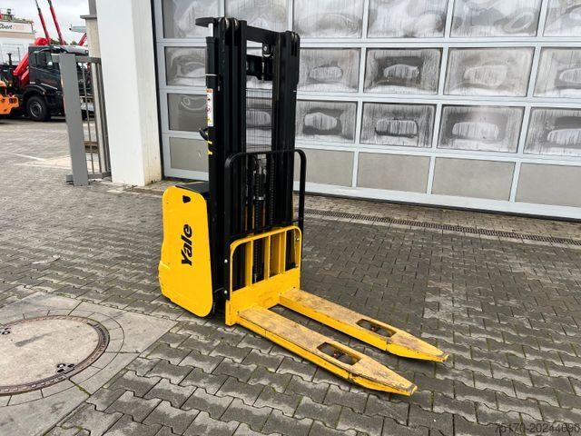 Kézi emelő YALE MS 12 AC / Triplex: 4m! / nur 229h! / 2014