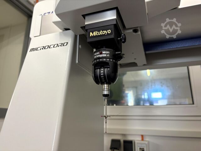  MITUTOYO CRYSTA-APEX S 574