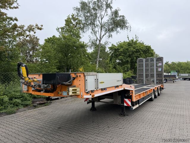 Низкорамный полуприцеп Humbaur HTS30  3 Achs Satteltieflader, neuwertig
