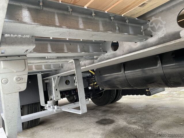 Низкорамный прицеп Möslein T 3-8,20 P OR  3 Achs Tieflader gerader Ladefläche 8,10 m,Neufahrzeug