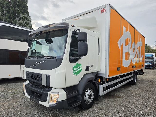 škatlasti tovornjak Volvo FL 250 Koffer mit Portaltüren