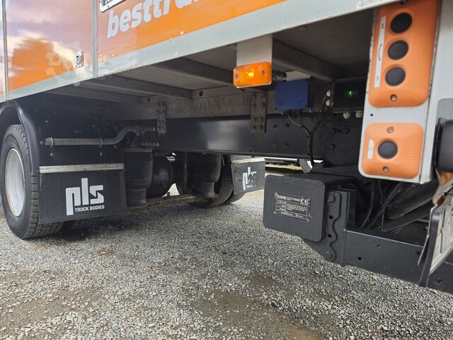 škatlasti tovornjak Volvo FL 250 Koffer mit Portaltüren