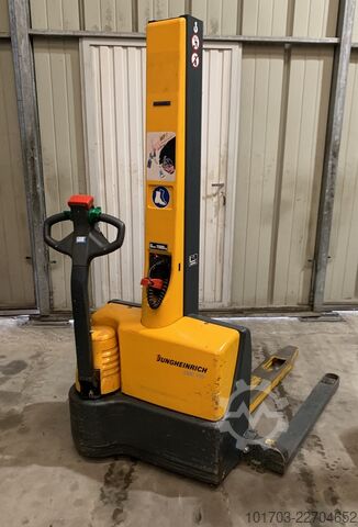 Xe nâng điện loại Stacker Jungheinrich EMC B10