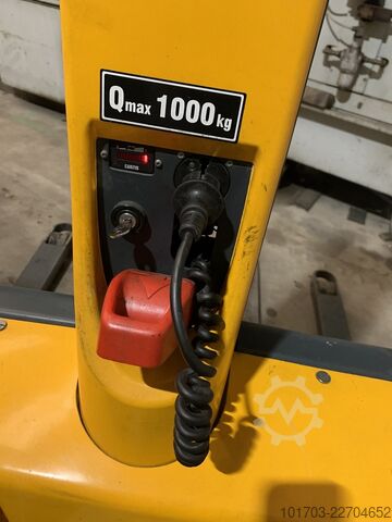 Xe nâng điện loại Stacker Jungheinrich EMC B10