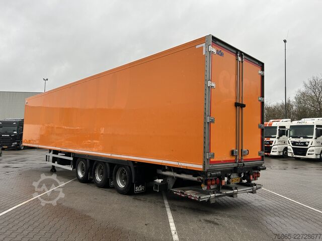 Refrigerated/freezer transport SOR Iberica SOR-S3E / Carrier Vector 1550 / Frigo / Loadlif...