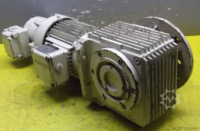 Двигатель редуктора 0,75 кВт 32,5 об/мин BAUER SG4-31/DK84-200L