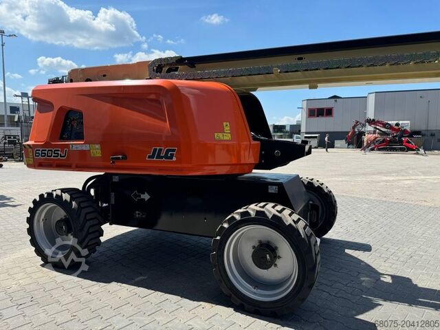 Platforma telescopică JLG 660SJ