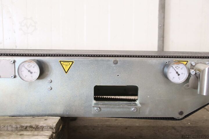 Conveyor belt with vacuum partial surface unbekannt 100 x 650 mm