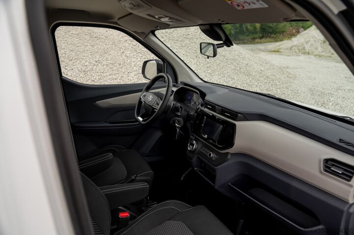 Xe bán tải van Maxus eDELIVER 3