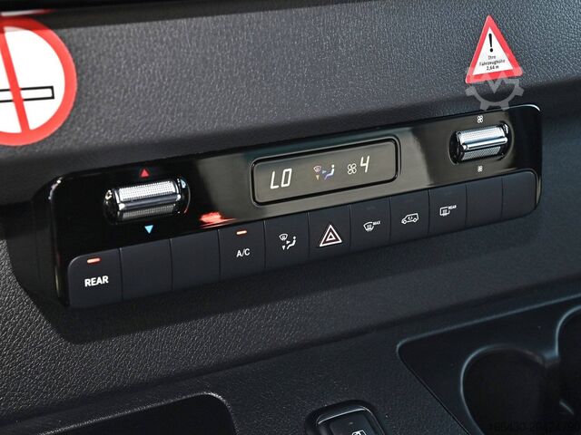 Kleinbus Mercedes-Benz Sprinter 317 CDI Tourer Lang (2-2-2-3) AHK 36