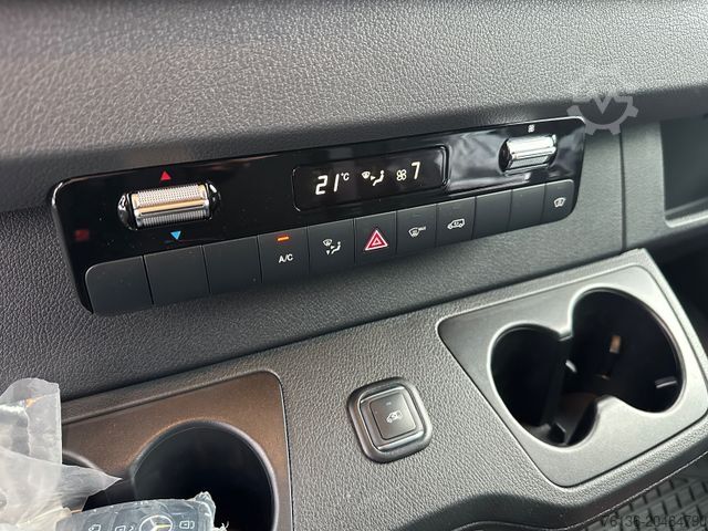 Komercijalno vozilo sa visokim krovom MERCEDES-BENZ Sprinter 319 CDI 4x4 Pro Automatik LED L2H2 AHK