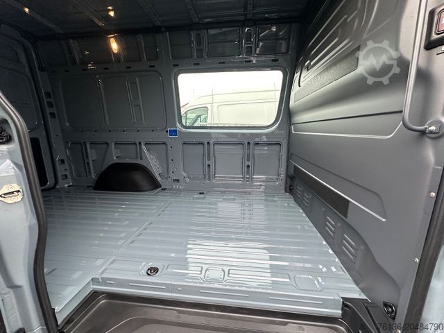 Komercijalno vozilo sa visokim krovom MERCEDES-BENZ Sprinter 319 CDI 4x4 Pro Automatik LED L2H2 AHK