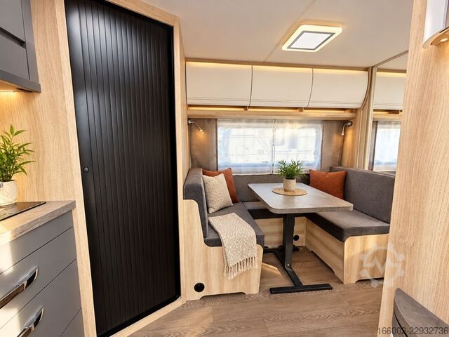 Karavan HOBBY De Luxe 460 SL Modelljahr 2027 ausgestellt!