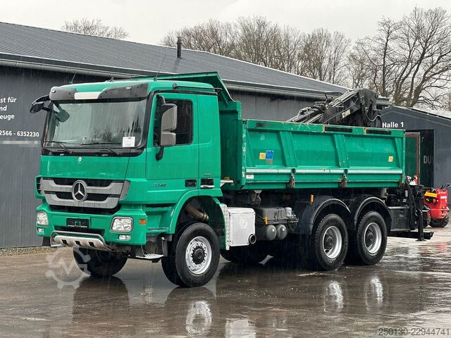 Camión volquete MERCEDES-BENZ Actros 3348 6x6 Kipper mit HIAB 1300RS 83