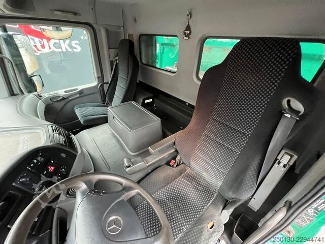 Camión volquete MERCEDES-BENZ Actros 3348 6x6 Kipper mit HIAB 1300RS 83