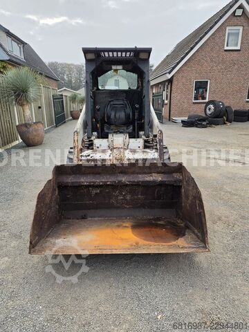 Mini excavator BOBCAT 753