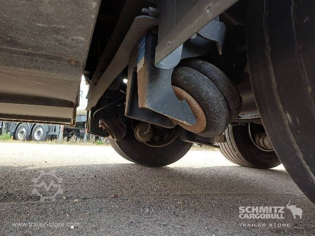 Treler separa terbuka dengan kanvas Schmitz Cargobull Curtainsider Mega Getränke