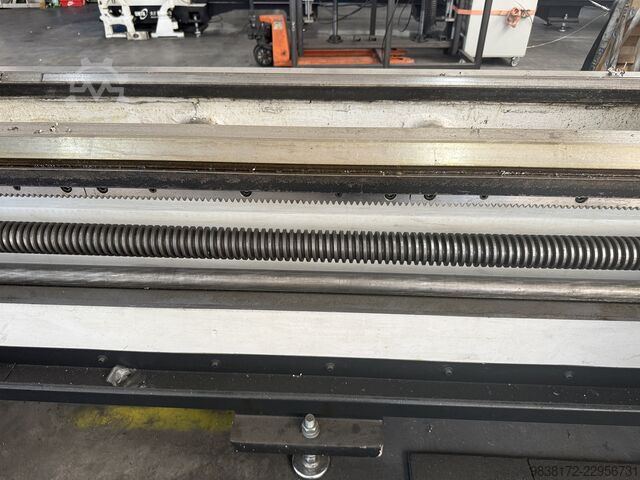 Univerzalni tokarski stroj DMTG DALIAN CW 6163 E