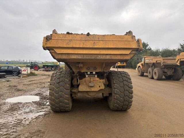 Camión volquete Bell B 25 E