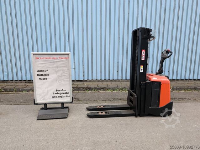 Высокоподъемный грузовик BT SPE 160 L // Triplex // Baugleiches Gerät verfügba