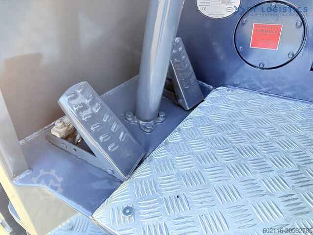 Stivuitor cu patru direcții Combilift C2500CB DIESEL TRIPLEX 5500 FREE LIFT