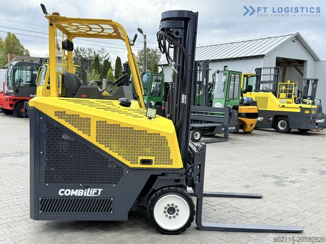 Stivuitor cu patru direcții Combilift CB4000 TRIPLEX 5200 FREE-LIFT POSITIONER