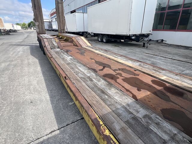 Nízkopodlažný náves LANGENDORF SATBUE 30/38  3 Achs Tiefbett- Satteltieflader