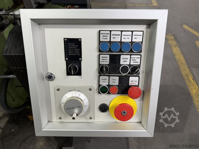 Máquina de retificação cilíndrica sem centro Ghiringhelli M100