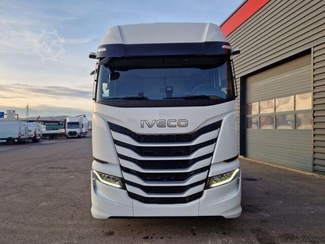 Nákladné vozidlo na nebezpečné materiály Iveco S-WAY 500 ADR