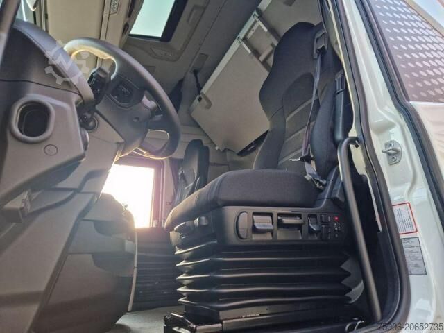 Nákladné vozidlo na nebezpečné materiály Iveco S-WAY 500 ADR