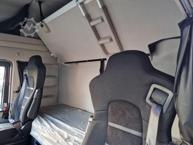 Nákladné vozidlo na nebezpečné materiály Iveco S-WAY 500 ADR