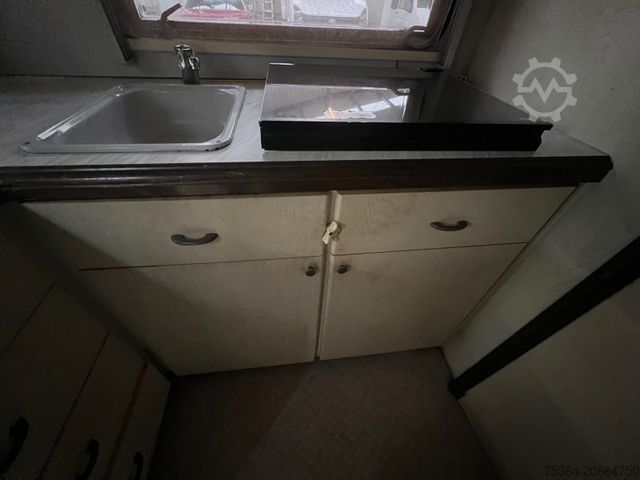 Kamp prikolica HOBBY 580 Wohnwagen Festbett + Rundsitzgruppe