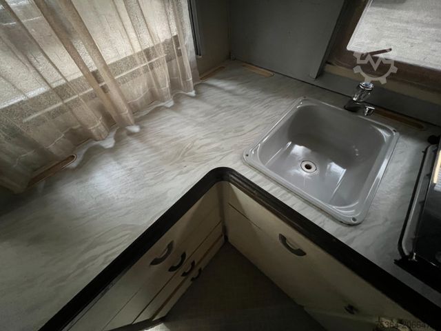 Kamp prikolica HOBBY 580 Wohnwagen Festbett + Rundsitzgruppe