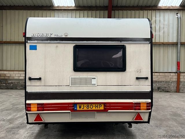 Kamp prikolica HOBBY 580 Wohnwagen Festbett + Rundsitzgruppe