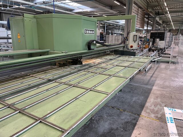 Machine à souder (fabrication de fenêtres) URBAN AKS 6405 + SV 530