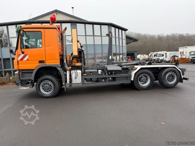 Ostatní MERCEDES-BENZ Actros 2632 6x4/2 Meiller + HMF Kran