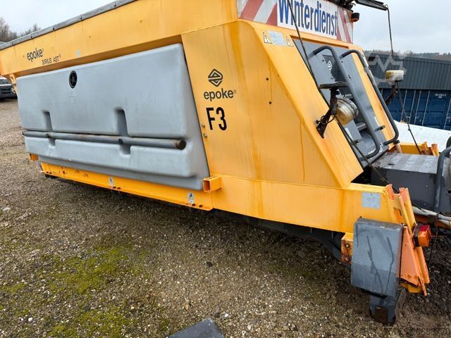 Roll-off tipper truck 2x Epoke Salzstreuer Winterdienst Bandstreuer