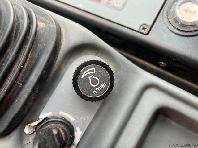 Колёсный экскаватор LIEBHERR A 910 C Litronic / 2.381h / SW33