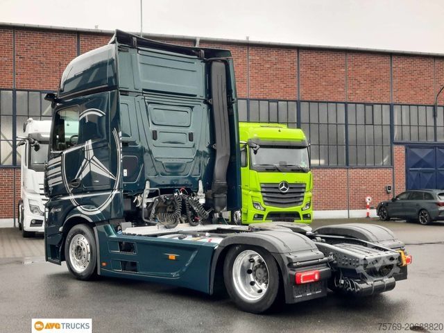 Volume tractor unit MERCEDES-BENZ 1851 LS ACTROS Giga Retarder Standklima Alu