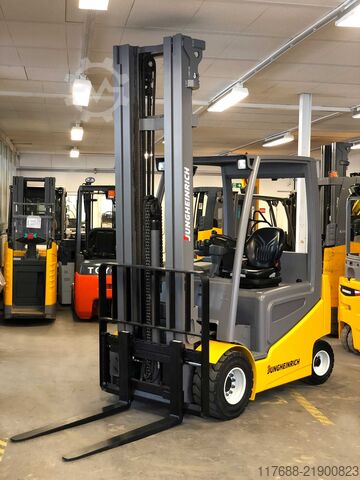 电动四轮 Jungheinrich EFG S30 - Service Neu - Batterie 85% - 7.500mm Hub