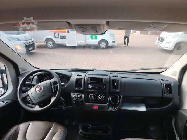 Karavāna/kemperis Fiat Weinsberg Carabus 600 K | 4 Posti Letto | Completamente Attrezzato