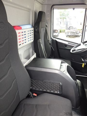 Camión plataforma con toldo IVECO ML 160 E 32 P Pritsche 7,2m/LBW/Edscha/AHK/Klima