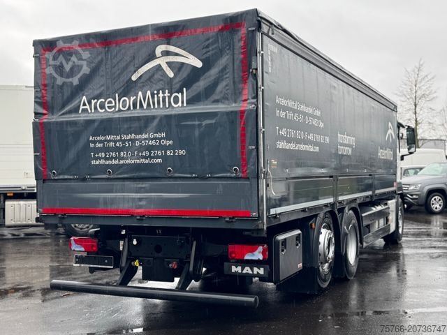 Truk bak datar dengan terpal MAN TGS 26.460 L / LENKACHSE / STAHLPRITSCHE