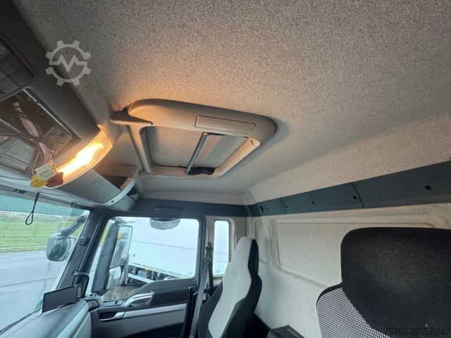 Truk bak datar dengan terpal MAN TGS 26.460 L / LENKACHSE / STAHLPRITSCHE