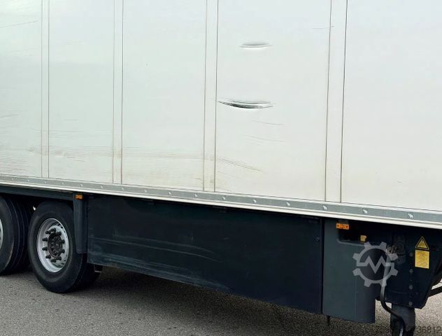 Trailer pendingin SCHMITZ CARGOBULL SCB*S3B CARRIER VECTOR 1550 WITH 6286 ENGINE HOU