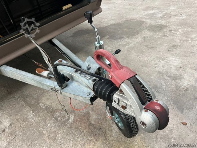 কারাভান LMC 490 P FestBett + Etagenbett