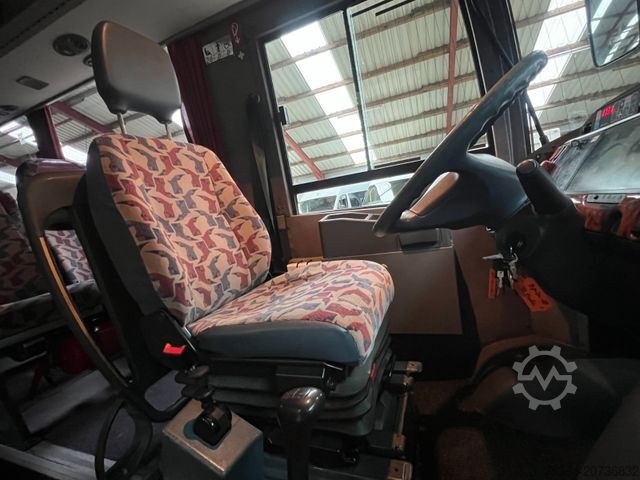 Bus pariwisata MERCEDES-BENZ Medio 4.2 D 130 kw 26 Sitze Dachklima Ahk Euro 3